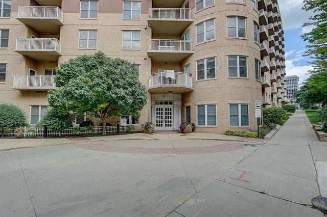 360 W Washington Ave, Unit Metropolitan Place in Madison, WI - Building Photo - Building Photo