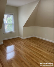 12 Harris St, Unit 3 in Brookline, MA - Building Photo - Building Photo