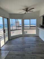 205 Shell St, Unit Upper in Manhattan Beach, CA - Building Photo