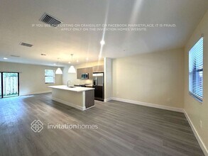 10437 NW 82nd St in Doral, FL - Building Photo - Building Photo