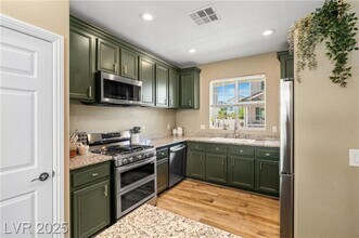 10276 Cherry Brook St in Las Vegas, NV - Building Photo - Building Photo