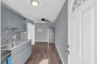 7919 Brays St in Houston, TX - Building Photo - Building Photo