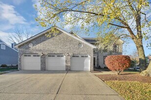 96 Chenango Dr in Powell, OH - Building Photo