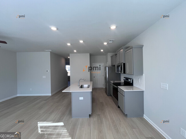 443 Payne Dr in Mcdonough, GA - Building Photo - Building Photo