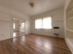745 55th St in Oakland, CA - Building Photo - Building Photo