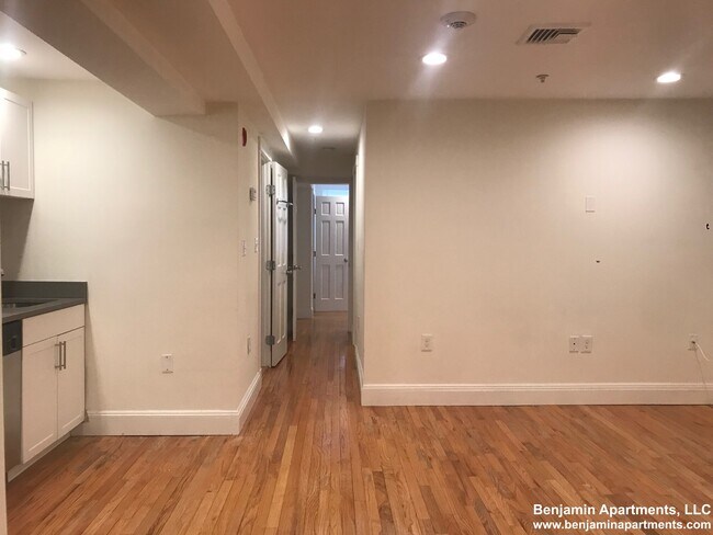 22 Brainerd Rd, Unit 12 in Boston, MA - Building Photo - Building Photo
