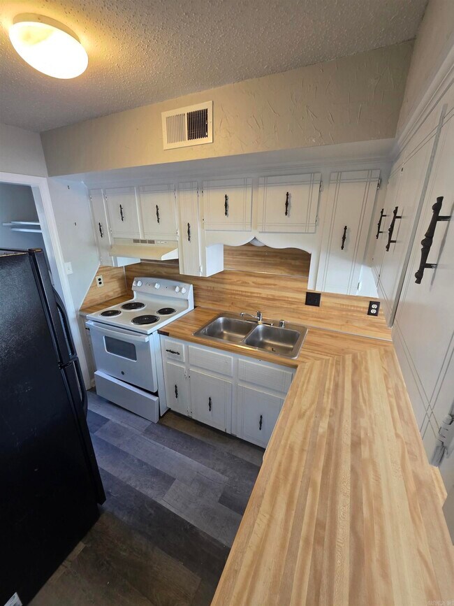 2905 John F Kennedy Blvd in North Little Rock, AR - Building Photo - Building Photo