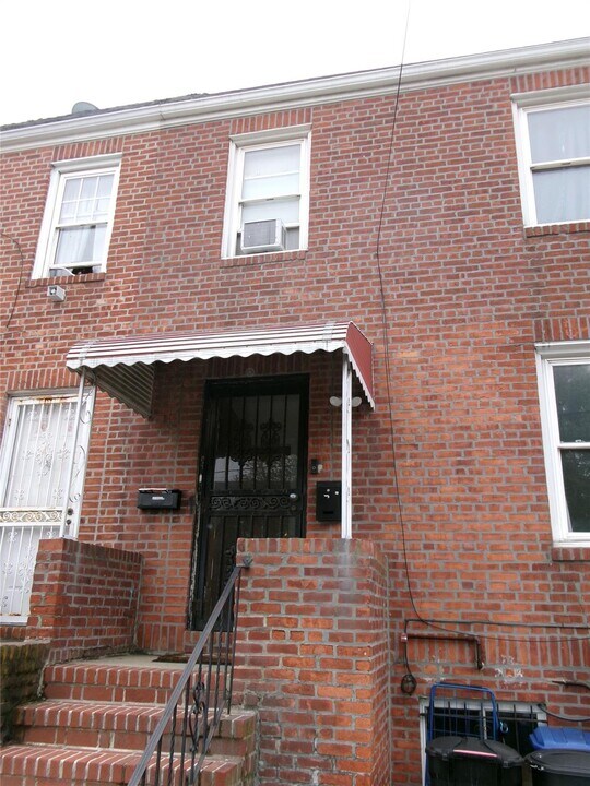 69-14 Fresh Meadow Ln-Unit -1 in Queens, NY - Building Photo