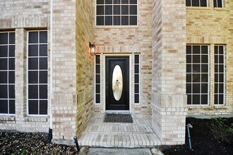 30214 Vinebriar Dr in Spring, TX - Building Photo - Building Photo
