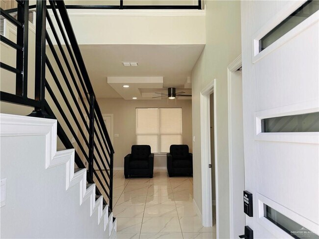 17 N Crown Point in Pharr, TX - Building Photo - Building Photo