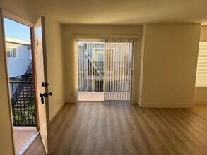 16811 Hoskins Lane in Huntington Beach, CA - Building Photo - Building Photo