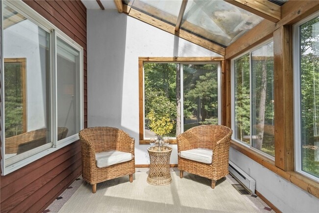 property at 318 Blackstone Ave