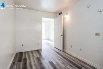 770 N Dodge Blvd, Unit 2 in Tucson, AZ - Foto de edificio - Building Photo