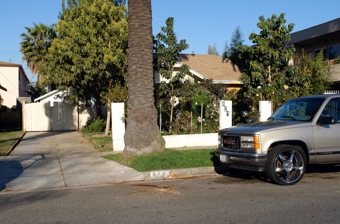 821 S Myrtle Ave in Inglewood, CA - Building Photo