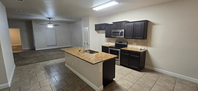 9500 Sagebrush Ave in Odessa, TX - Foto de edificio - Building Photo