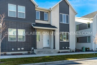 76 S Moonlit Rd in Mapleton, UT - Building Photo - Building Photo