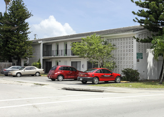 600-628 NE 142nd St in North Miami, FL - Building Photo - Building Photo