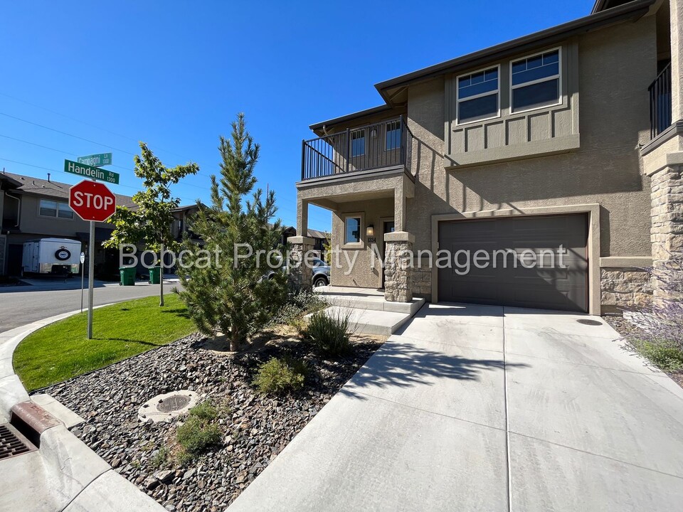 1334 Campagni Ln in Carson City, NV - Building Photo