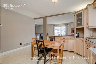 201 Gladu St in Ottawa, ON - Building Photo - Building Photo