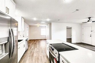 2322 San Paula Ave in Dallas, TX - Building Photo - Building Photo