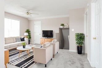 1402 N Hampton Dr in Hampton, GA - Building Photo - Building Photo