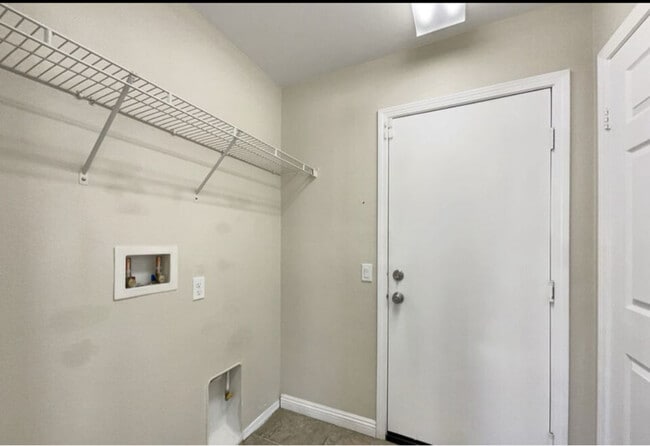 1058 W Ave K in Lancaster, CA - Building Photo - Building Photo
