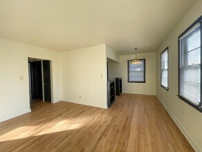6910 W Center St in Milwaukee, WI - Building Photo - Building Photo