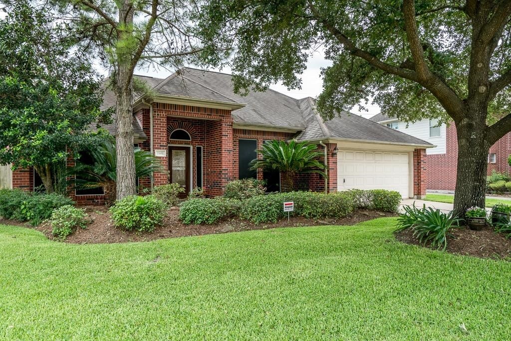 15851 Jamie Lee Dr in Houston, TX - Building Photo