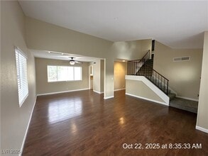 2341 Moorpark Way in Henderson, NV - Building Photo - Building Photo