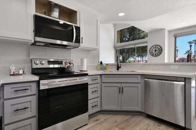 55288 Firestone in La Quinta, CA - Building Photo - Building Photo