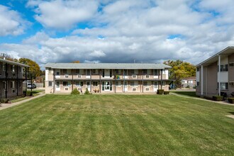 Harrison Street Apartments in Lincoln Park, MI - Foto de edificio - Building Photo