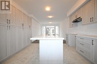 32 Winery Wy in Barrie, ON - Building Photo - Building Photo