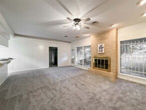 5126 Berry Creek Dr in Houston, TX - Building Photo - Building Photo