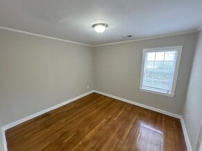 1111 Robin Hood Ln in Memphis, TN - Building Photo - Building Photo