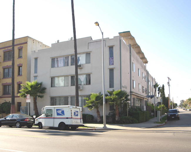 Normandie First Plaza in Los Angeles, CA - Foto de edificio - Building Photo