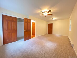 10 Fairview Dr in Yorktown Heights, NY - Building Photo - Building Photo