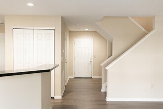 5008 Stratford Pine Ln in Dublin, OH - Building Photo - Building Photo