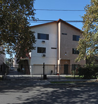 236 S Avenue 55 in Los Angeles, CA - Foto de edificio - Building Photo