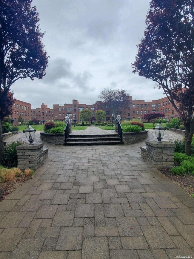 1 Jefferson Ave in Rockville Centre, NY - Building Photo - Building Photo