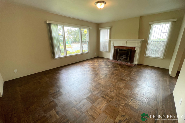 1105 Grove Ave in Burlingame, CA - Building Photo - Building Photo