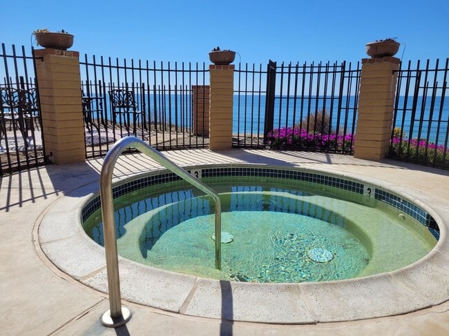 190 Del Mar Shores Terrace in Solana Beach, CA - Building Photo - Building Photo