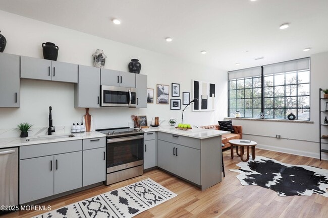 property at 179 Chelsea Ave