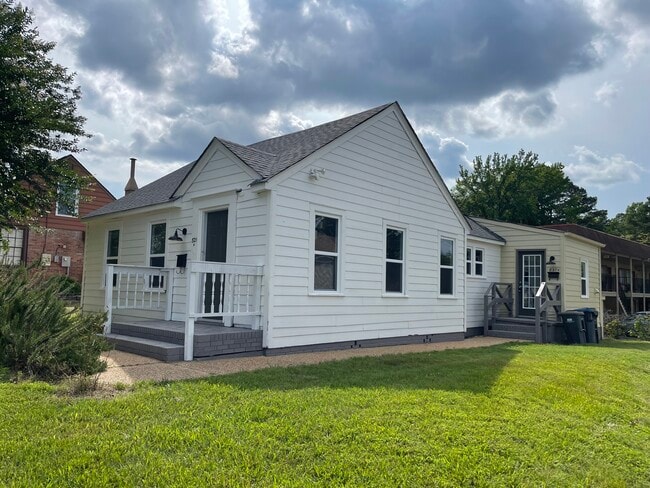 property at 821 Capitol Landing Rd