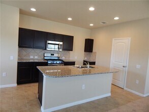 1424 Fort Dessau Rd in Pflugerville, TX - Foto de edificio - Building Photo