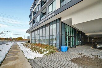 2489 Taunton Rd in Oakville, ON - Building Photo - Building Photo