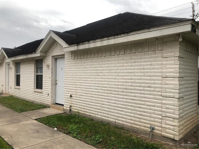 10 N Cross St in Edinburg, TX - Building Photo - Building Photo