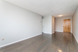 14 Murdock St, Unit 2-8 in Somerville, MA - Foto de edificio - Building Photo