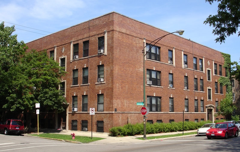 The Montine in Chicago, IL - Building Photo