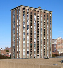 Crown Towers in New Haven, CT - Building Photo - Building Photo