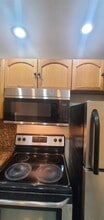7344 NW 75th St in Tamarac, FL - Building Photo - Building Photo